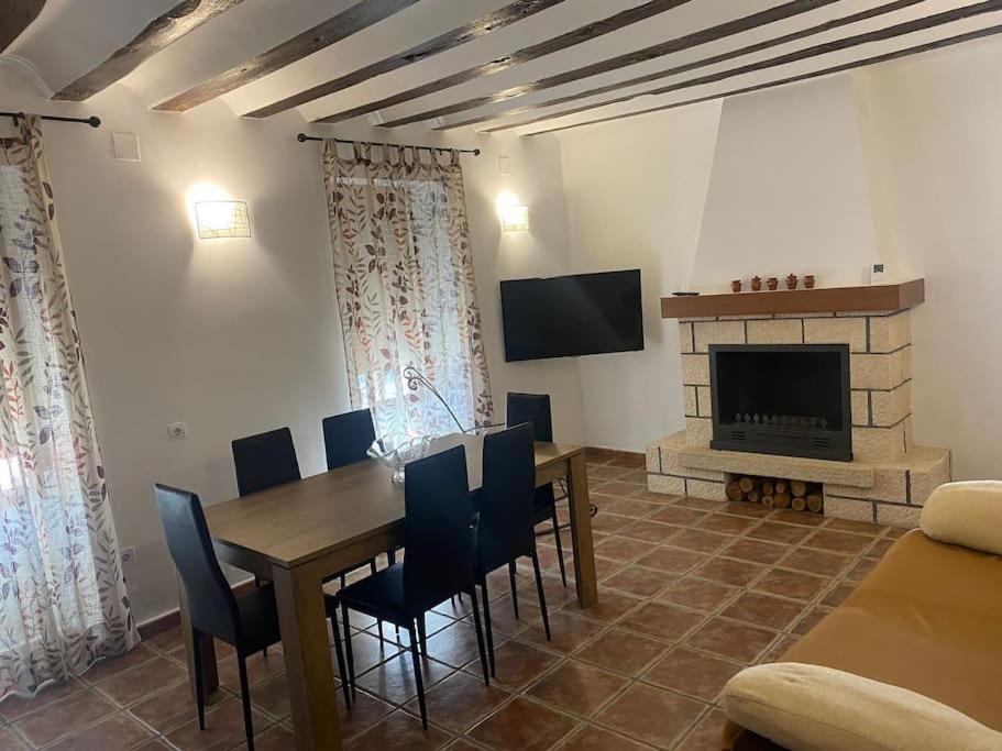 فيلا Agradable Casa Con Chimenea Interior Y Barbacoa. Graja de Iniesta المظهر الخارجي الصورة